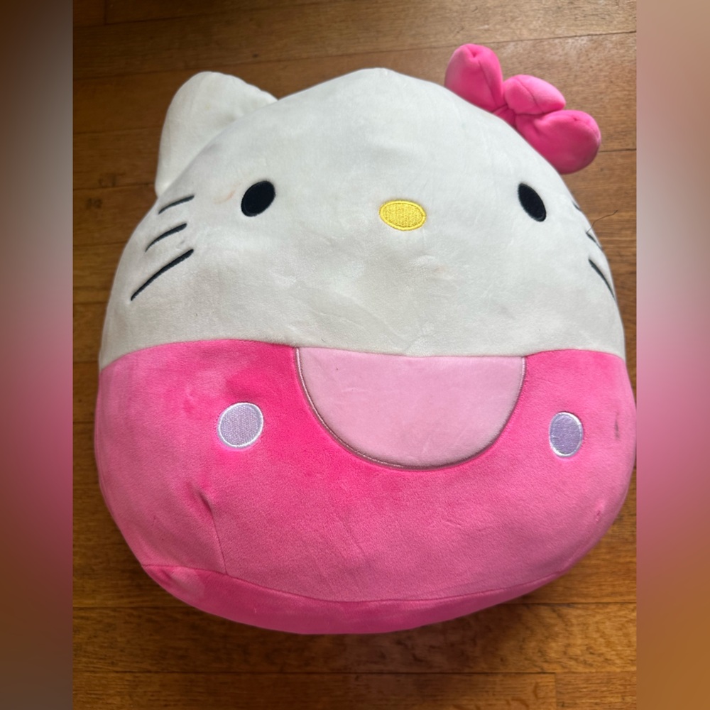 Hello Kitty SquishMallow 15in